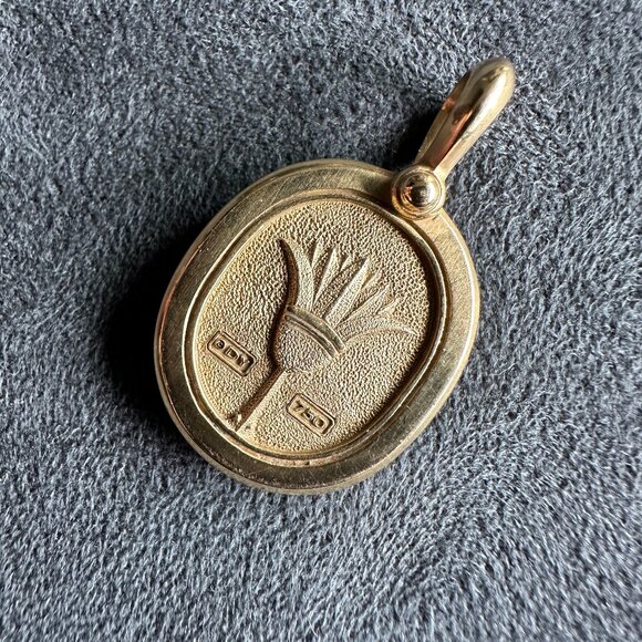 David Yurman Petrvs Scarab Pendant in 18K Yellow Gold & Pavé White Diamonds RARE - Picture 9 of 13